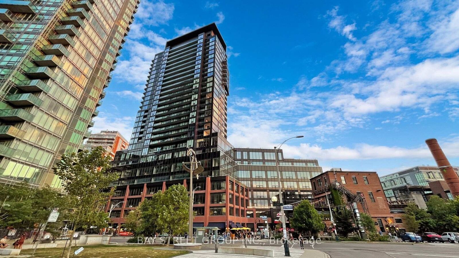 Property Photo: 135 East Liberty Street 716 ON M6K 0G7