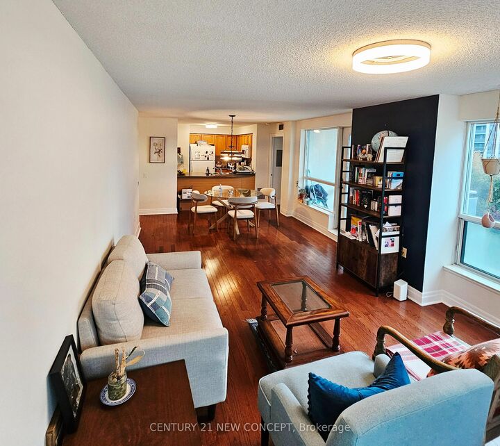 Property Photo: 21 Hillcrest Avenue 506 ON M2N 7K2