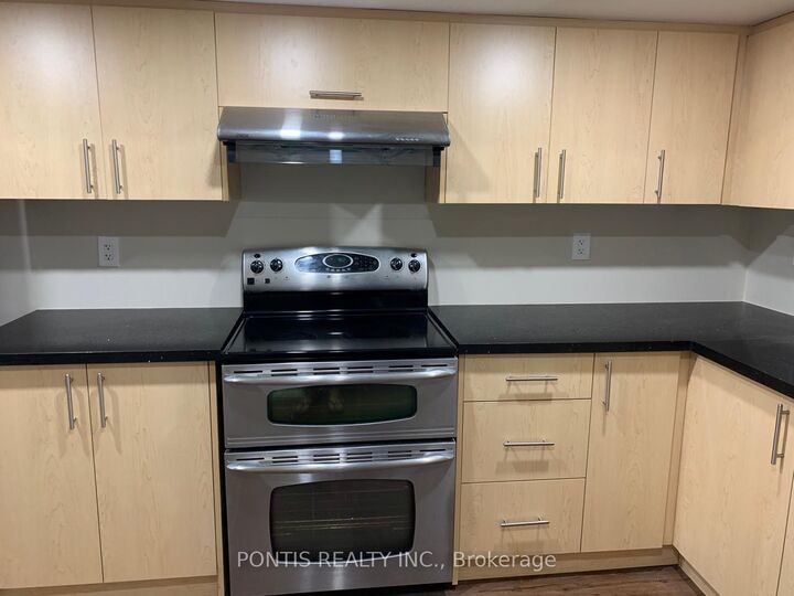 Property Photo:  2489 Felhaber Crescent  ON L6H 7R8 