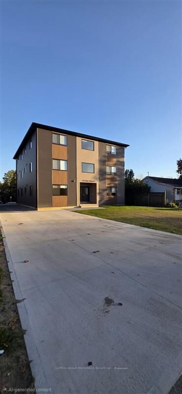 Property Photo:  118 Scott Street 5  ON N7G 1K3 