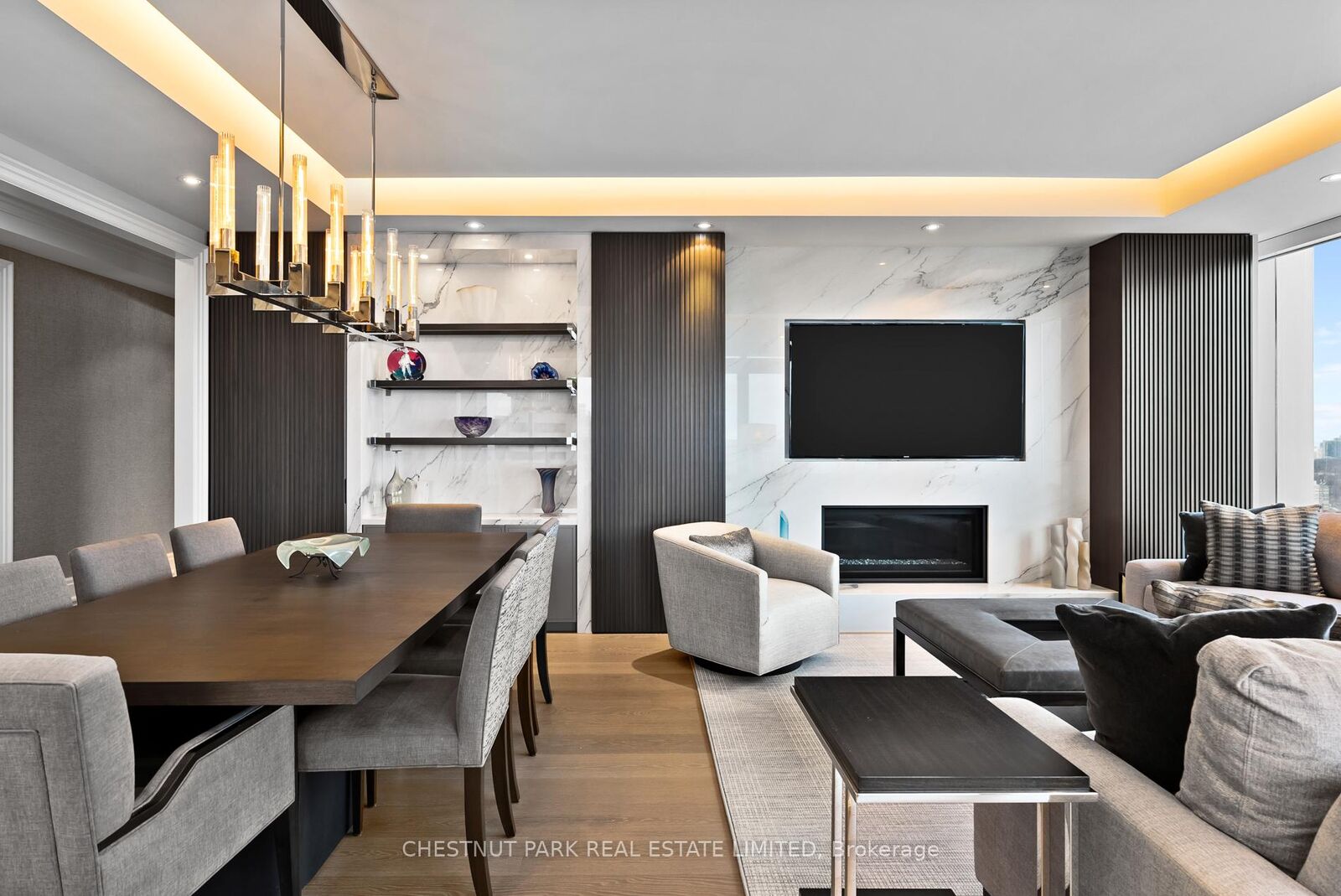 Property Photo: 50 Yorkville Avenue 3102 ON M4W 0A3