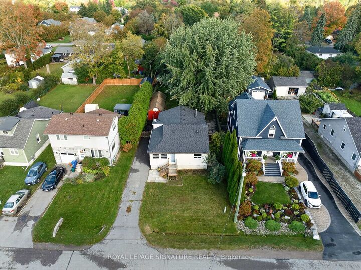 Property Photo:  54 Farley Circle  ON L0E 1S0 