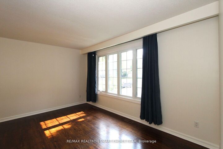 Property Photo:  45 Bryant Road Main  ON L1S 2Y5 