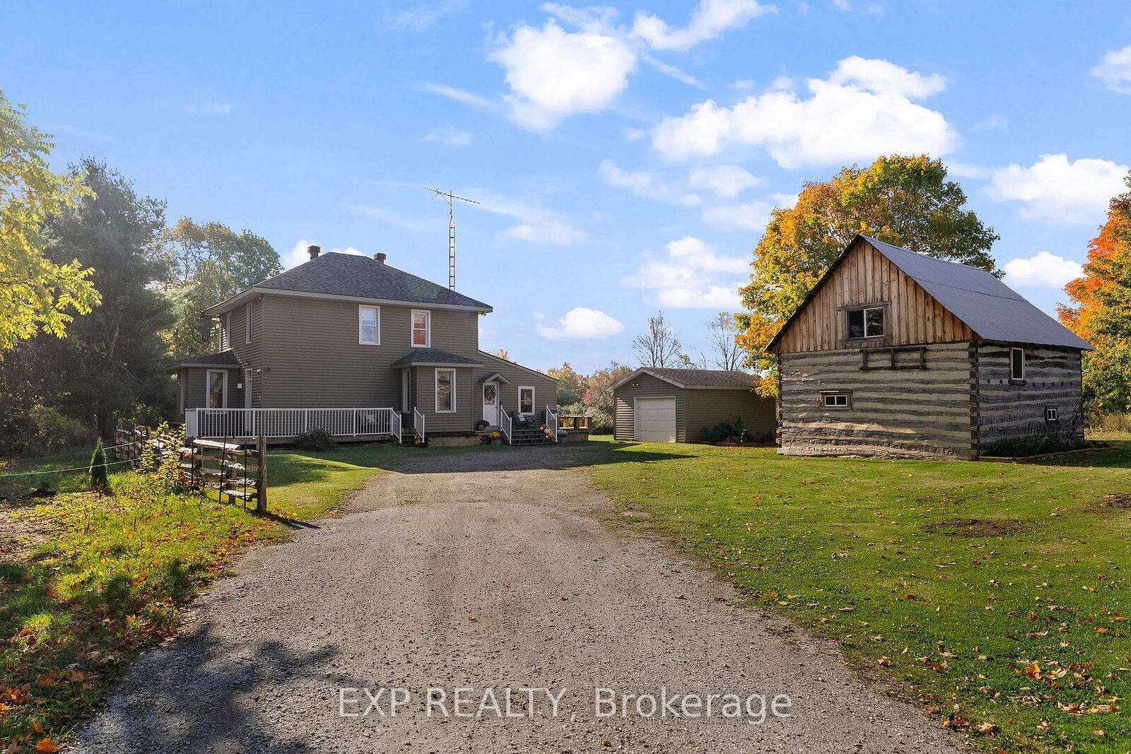 Property Photo:  156 Margaret Street  ON K7V 3Z9 