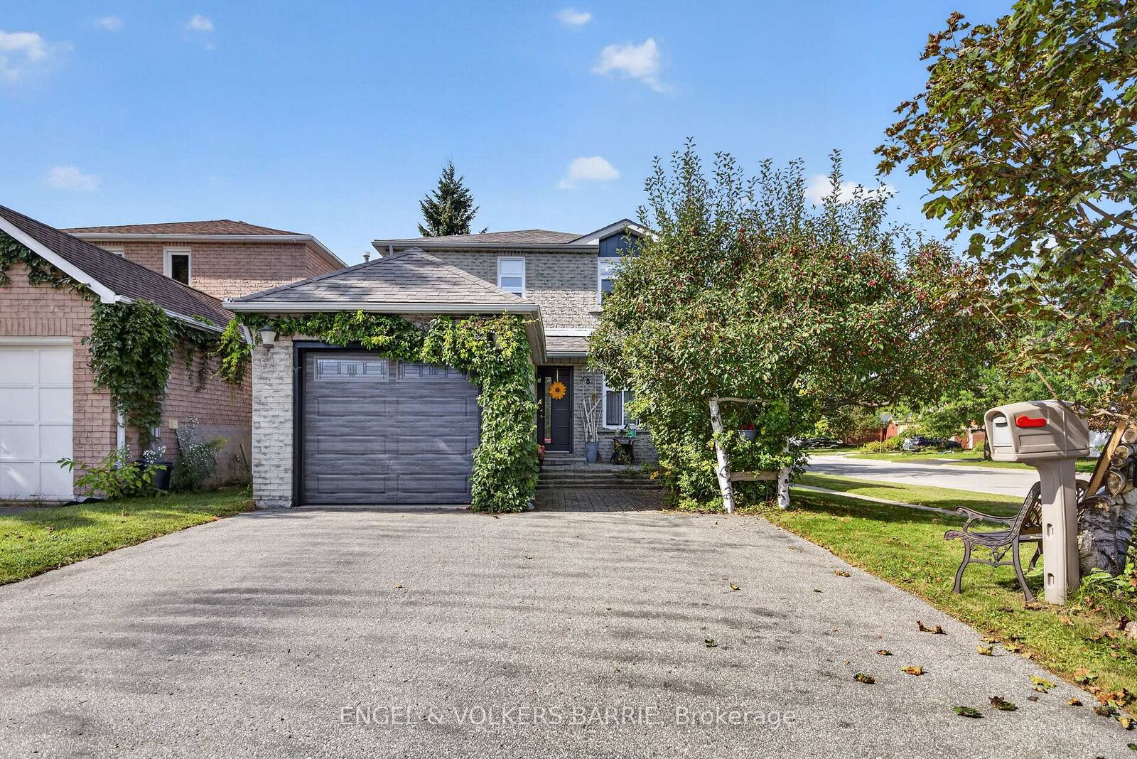 Property Photo:  78 Wallace Drive  ON L4N 7E1 