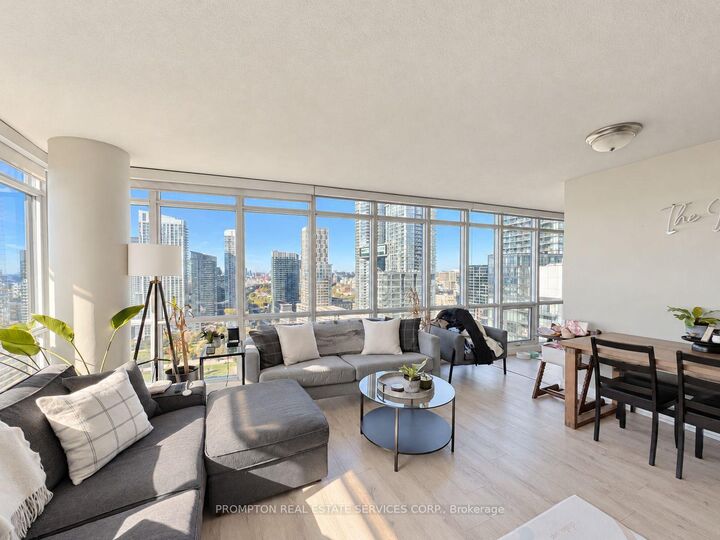 Property Photo:  15 Fort York Boulevard 2812  ON M5V 3Y4 