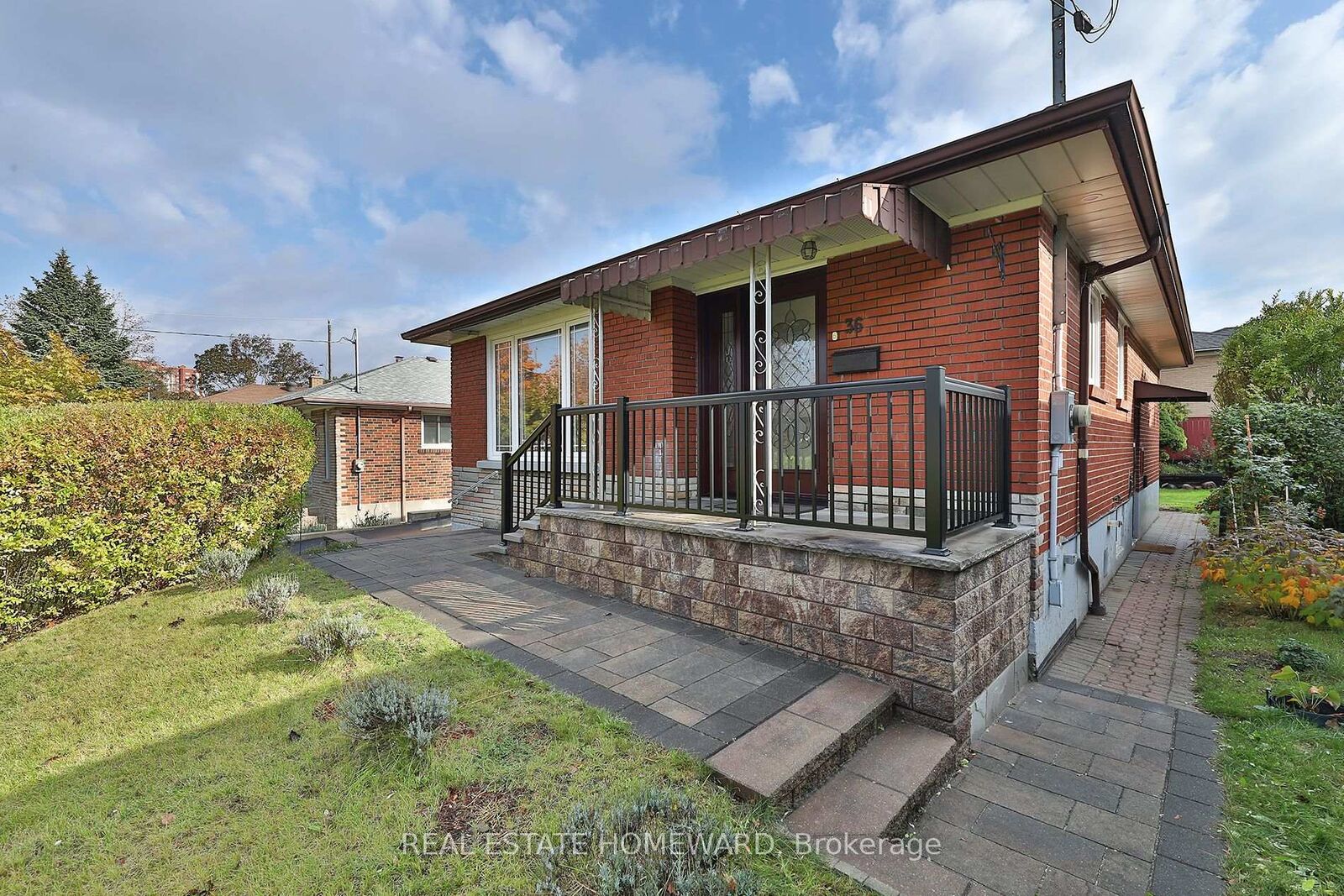 Property Photo:  36 Kim Court Lower  ON M1K 3R6 