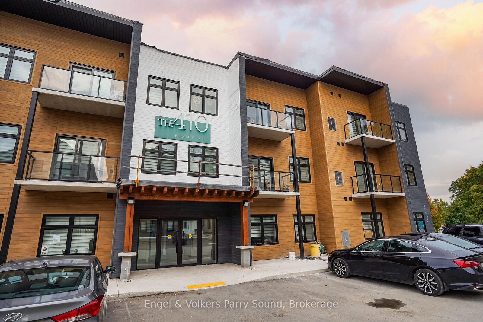 Property Photo:  410 First Street N B02  ON P1P 1B9 