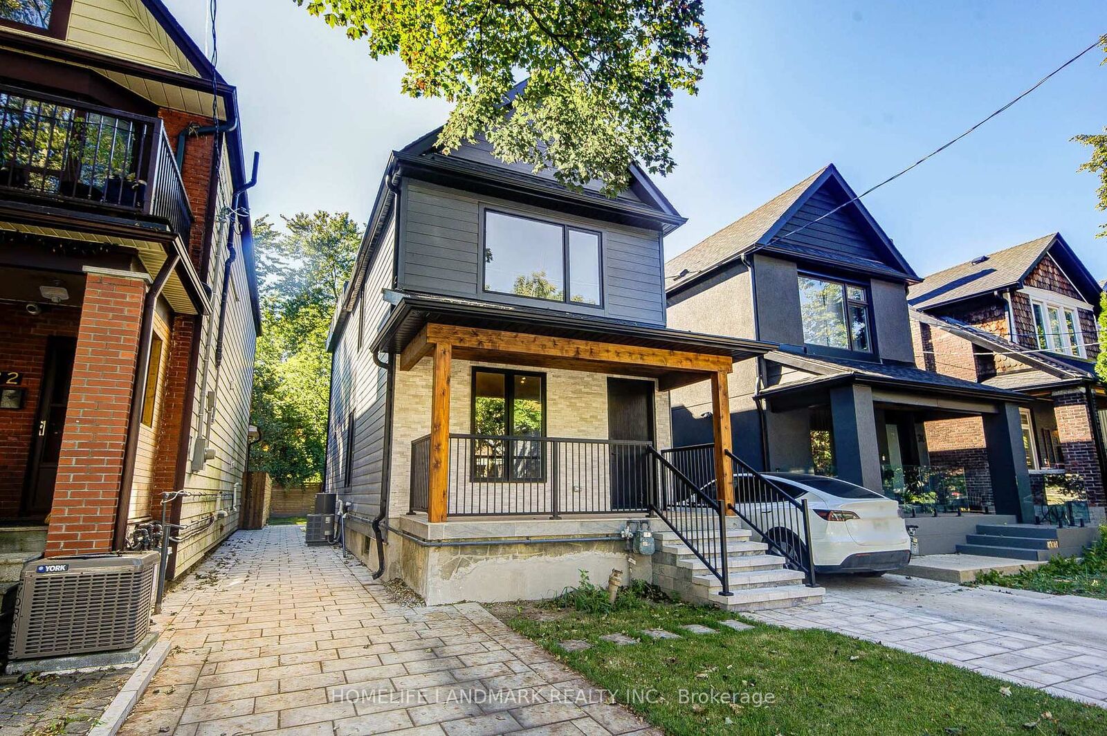 Property Photo:  34 Hiawatha Road  ON M4L 2X8 