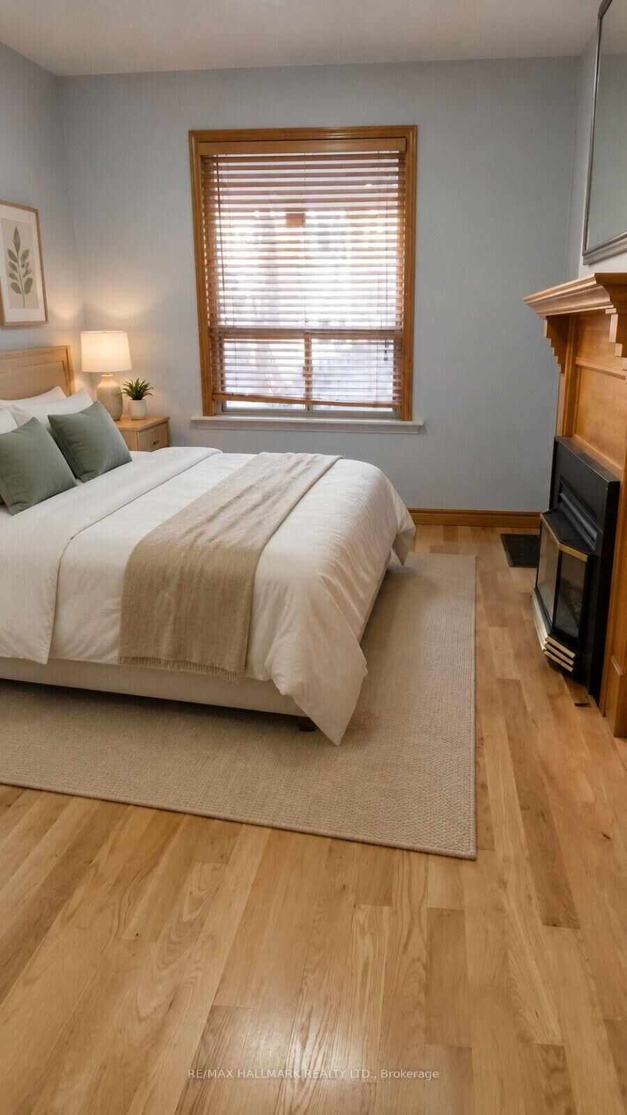 Property Photo:  372 Woodbine Avenue  ON M4L 3P6 