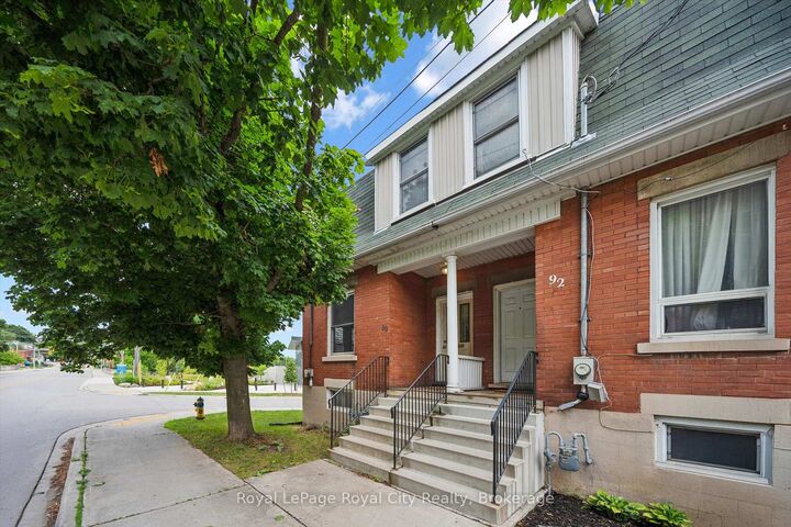 Property Photo:  90 Neeve Street  ON N1E 5S1 