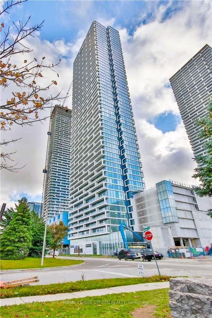 Property Photo:  898 Portage Parkway 1810  ON L4K 0J3 