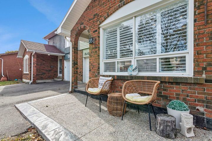 Property Photo:  35 Camberley Crescent  ON L6V 3L4 