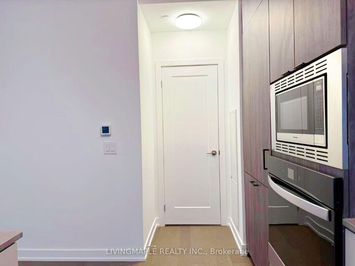 Property Photo: 8888 Yonge Street 626 ON L4C 5V6
