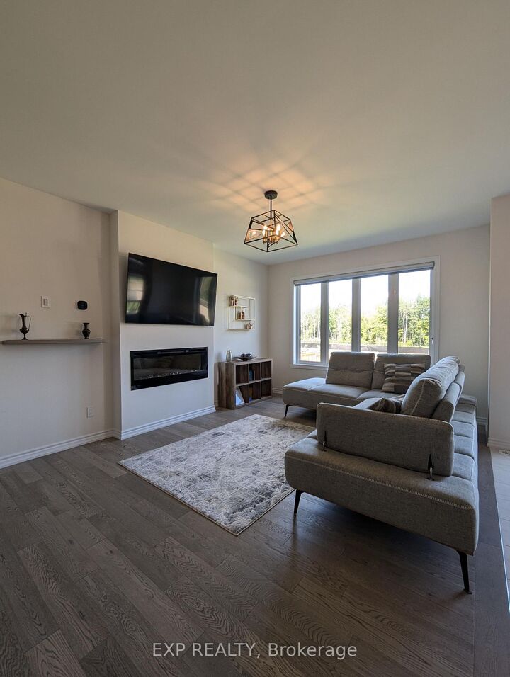 Property Photo:  196 Ramblewood Drive  ON L9Z 0L6 