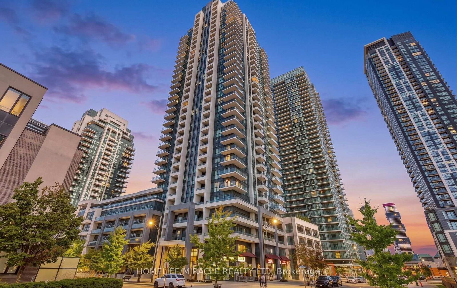 Property Photo:  4055 Parkside Village Drive 3015  ON L5B 0K8 