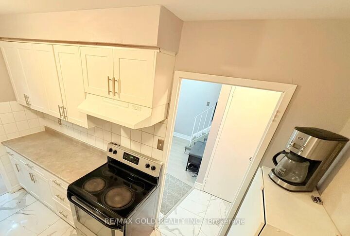Property Photo:  2095 Roche Court 179  ON L5K 2C8 