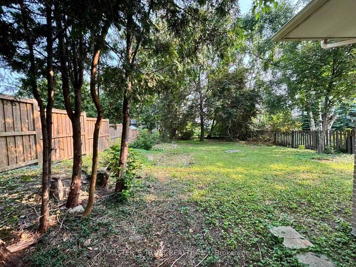 Property Photo:  62 Melrose Avenue  ON L4M 2A9 