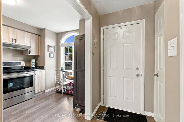 Property Photo:  4200 Kilmer Drive 3  ON L7M 4Y2 