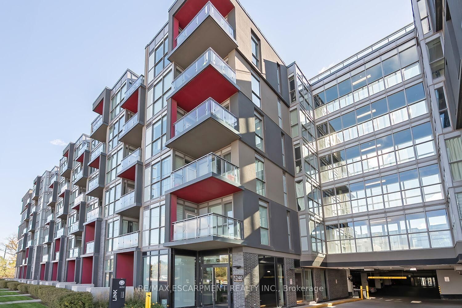 Property Photo:  5240 Dundas Street 604  ON L7L 0J6 