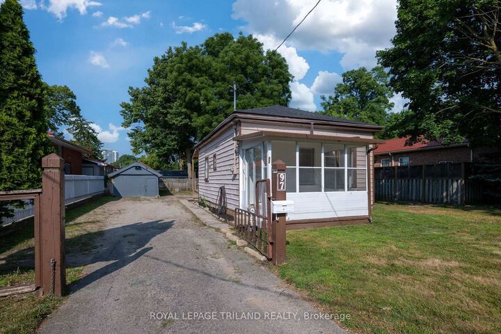 Property Photo:  97 William Street  ON N6B 3B2 