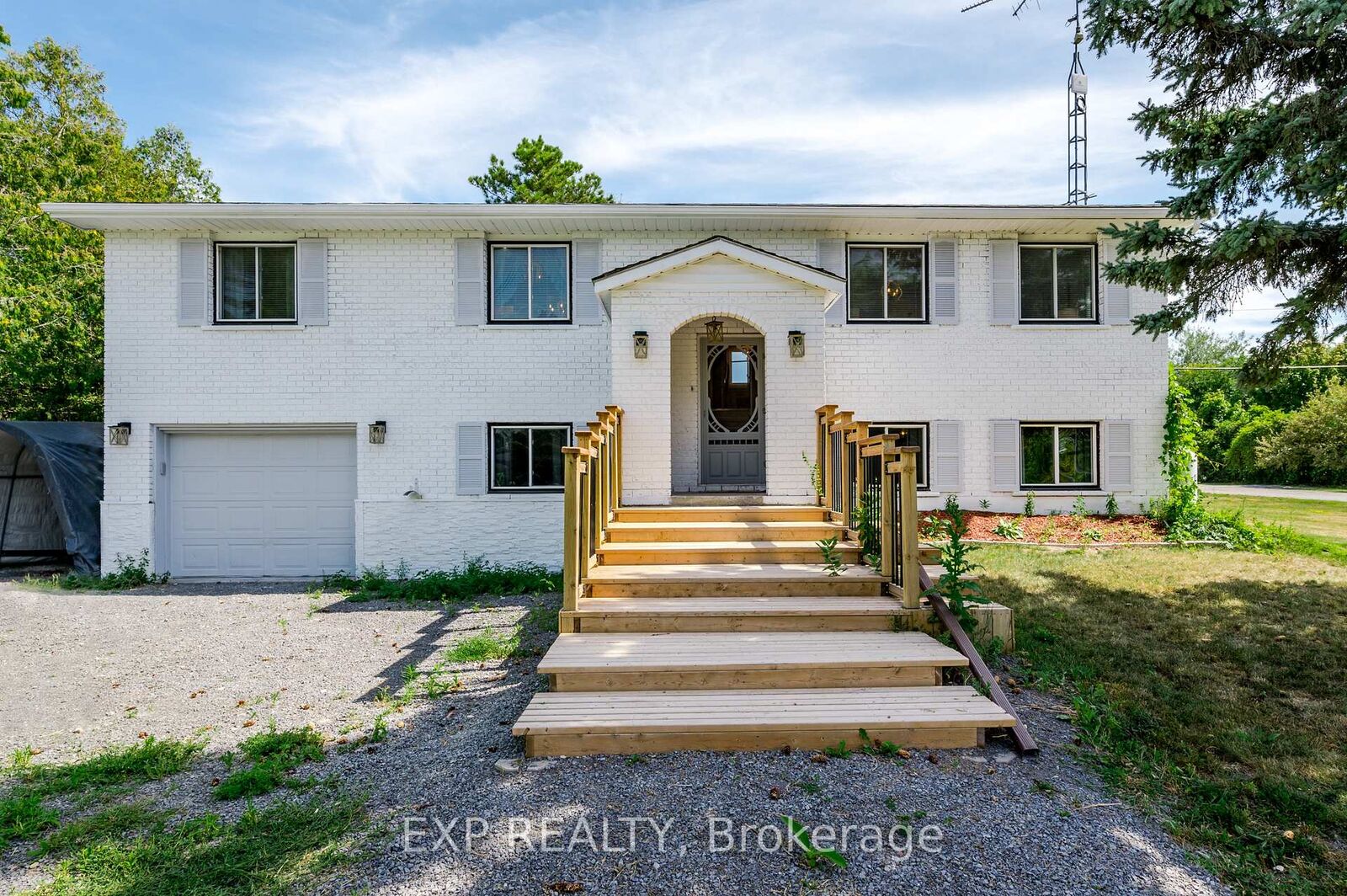 Property Photo:  150 Bayview Drive  ON K7R 3K8 