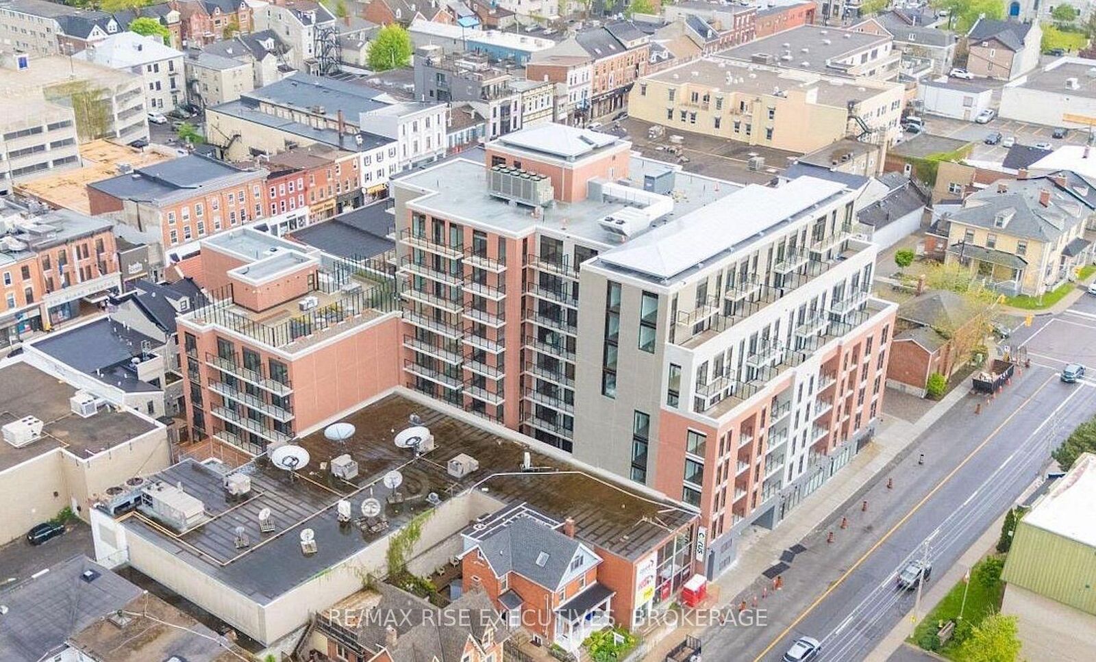 Property Photo:  223 Princess Street 314  ON K7L 1B3 