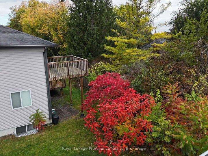 Property Photo:  70 Ridgeway Place  ON K8P 0E6 