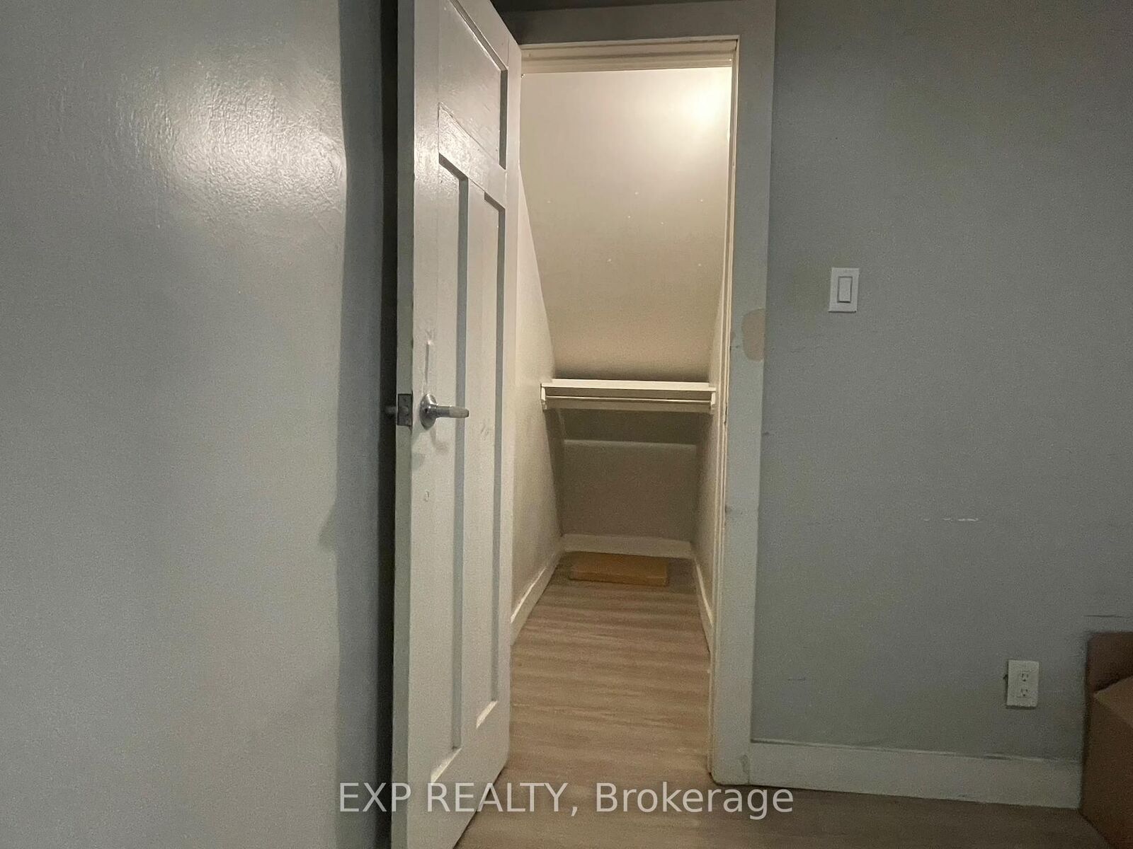 Property Photo:  70 Victoria Avenue S #9  ON L8N 2S7 