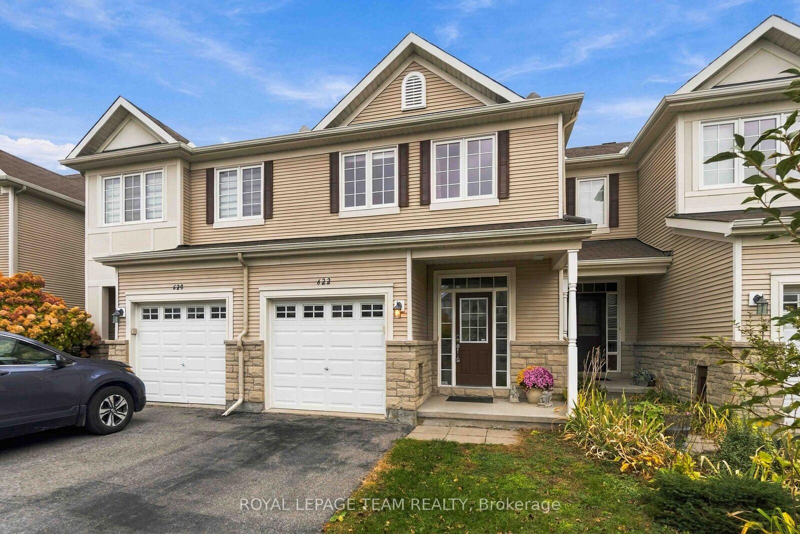 Property Photo:  622 Pepperville Crescent  ON K2M 0E8 