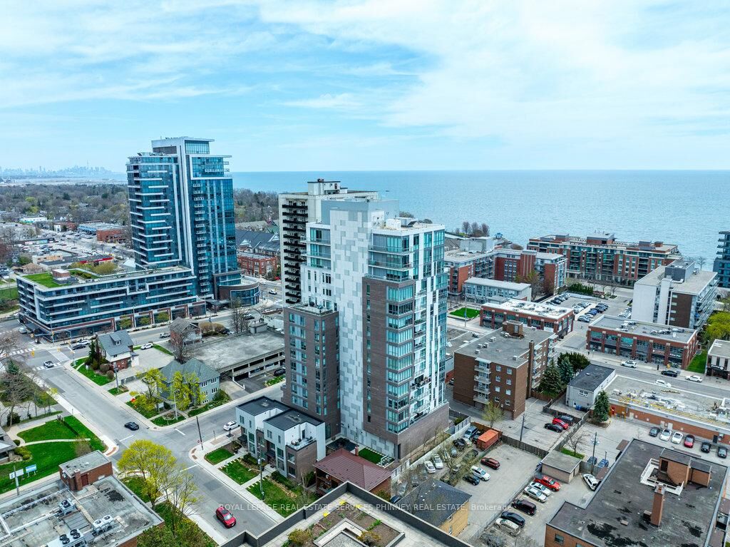 Property Photo:  8 Ann Street 401  ON L5G 3E6 