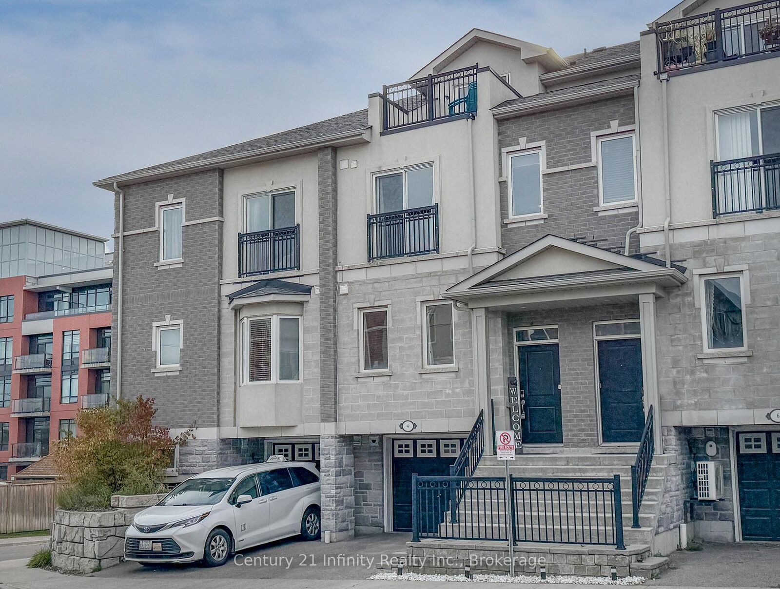 Property Photo:  4 Dunsley Way  ON L1N 0L5 