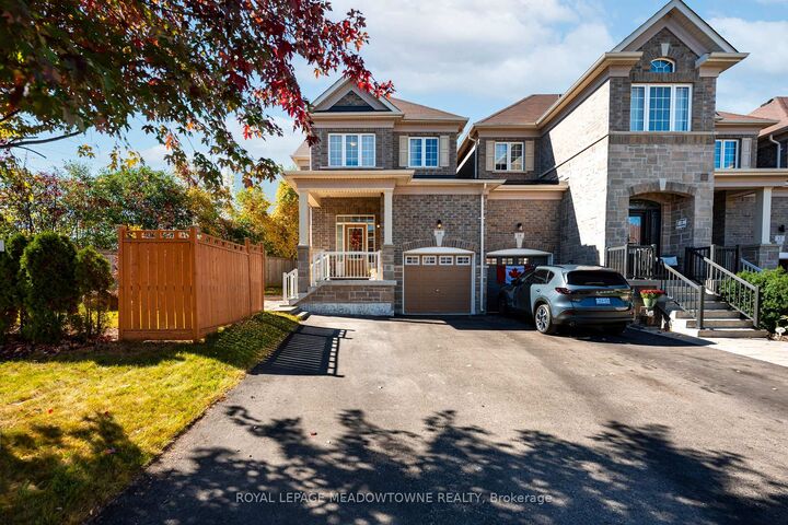 Property Photo:  16 Ridgegate Crescent  ON L7G 0L1 