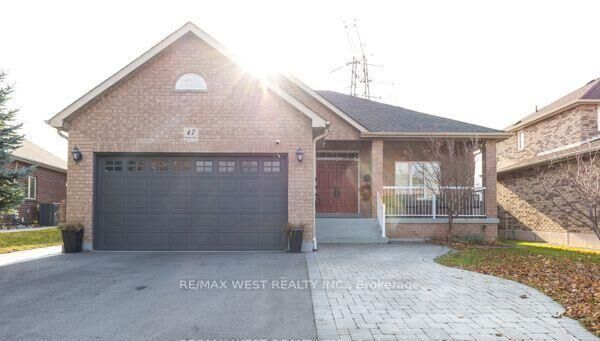 Property Photo:  47 Timber Lane  ON L4L 3J6 