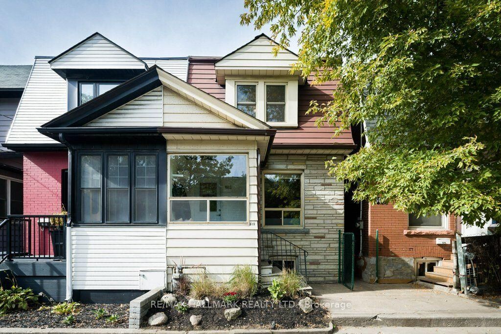 Property Photo:  502 Lansdowne Avenue  ON M6H 3Y3 