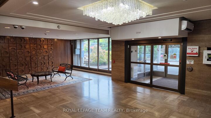 Property Photo:  2625 Regina Street 404  ON K2B 5W8 