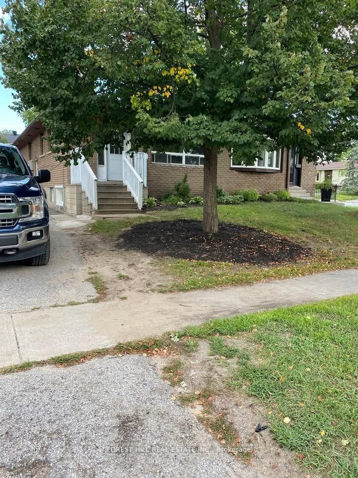 Property Photo:  30 Bernick Drive  ON L4M 5J5 