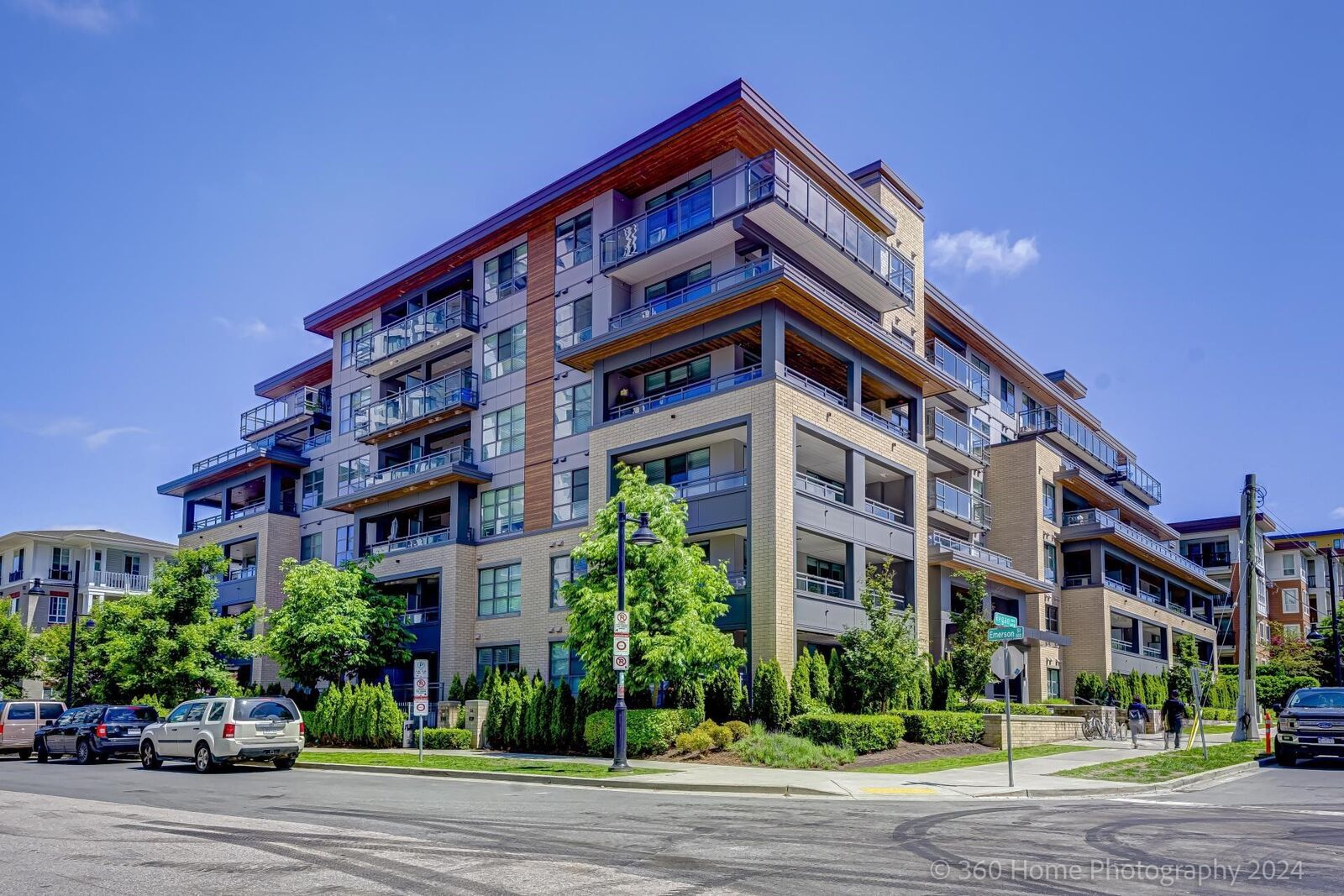 Property Photo:  603 Regan Avenue 401  BC V3J 0K2 