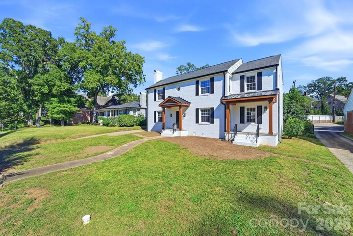 Property Photo:  1307 S Kings Drive  NC 28207 