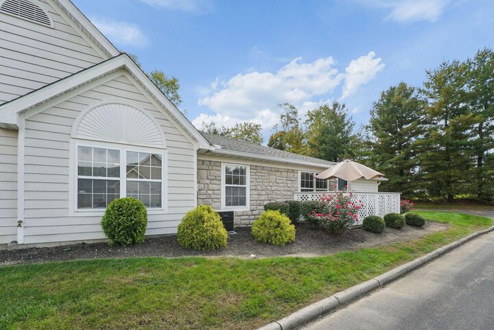 Property Photo:  185 Groveport Pike  OH 43110 
