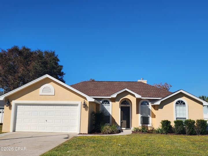 Property Photo: 108 Leeward Way FL 32413