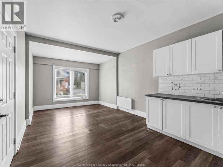 Property Photo:  446 Wyandotte Street West  ON N9A 5X4 