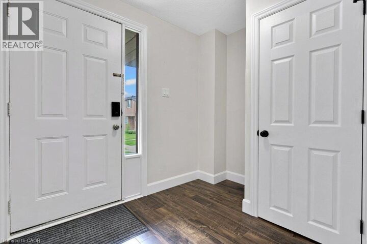 Property Photo:  700 Erinbrook Drive 22  ON N2E 2S7 