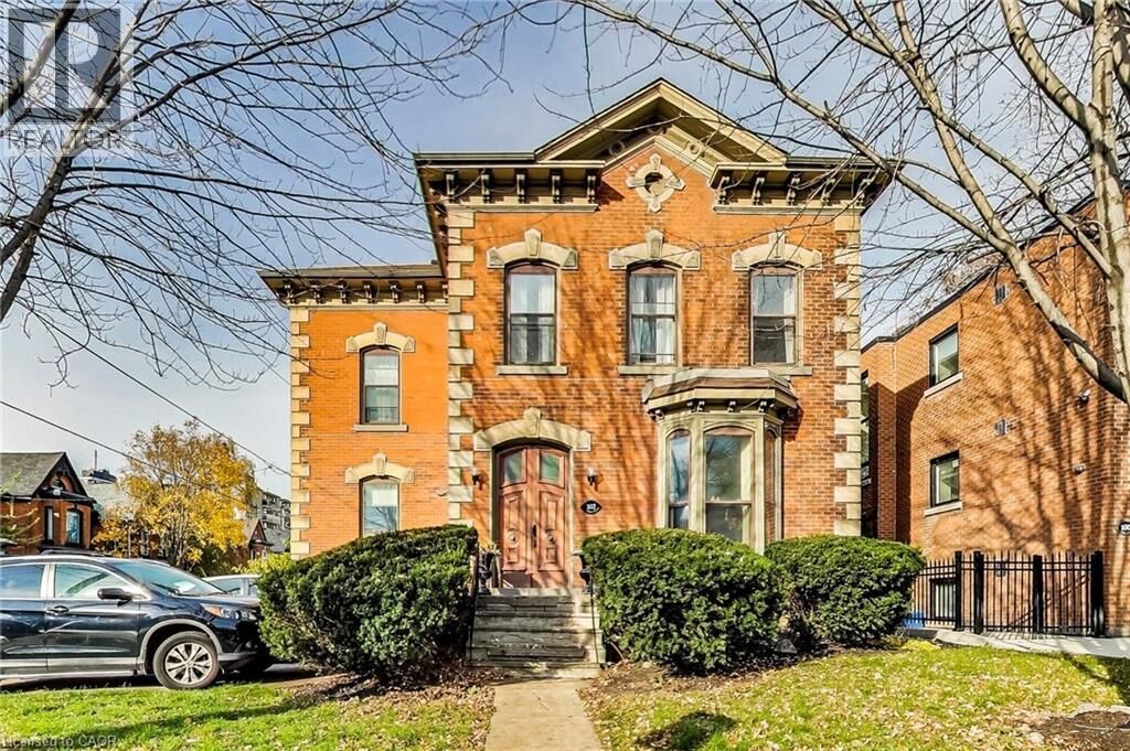 Property Photo:  102 West Avenue South 4  ON L8N 2S3 