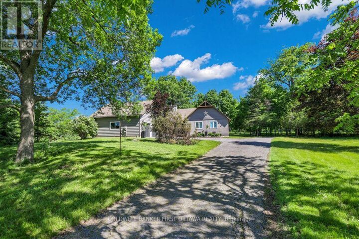 Photo de la propriété:  2060 Fifth Line Road  ON K0A 1T0 