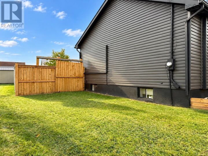Property Photo:  6 Paradise Avenue  NS B4H 4W8 