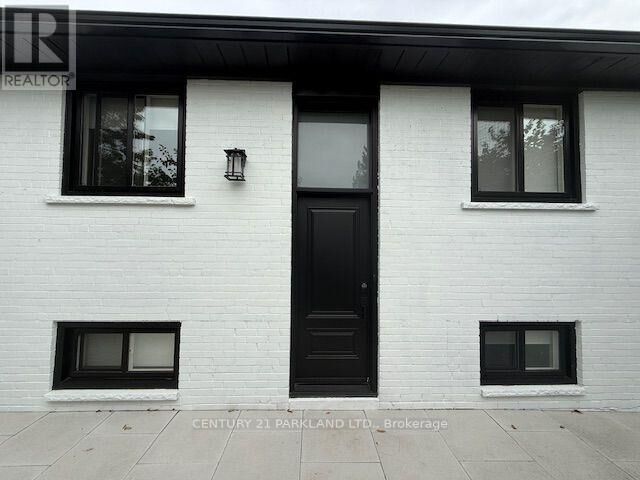 Property Photo:  82 Verobeach Boulevard Basement  ON M9M 1P9 