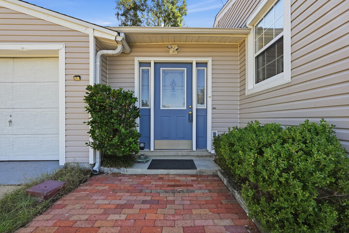 Property Photo:  217 NE Highway Avenue  FL 32547 
