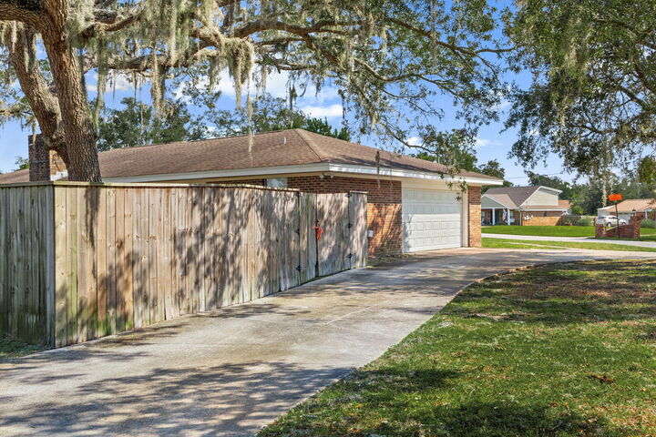 Property Photo: 3002 Island View Circle FL 32405
