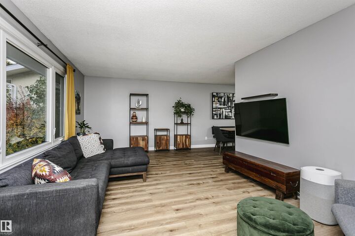 Property Photo:  10435 35A Avenue NW  AB T6J 2H1 